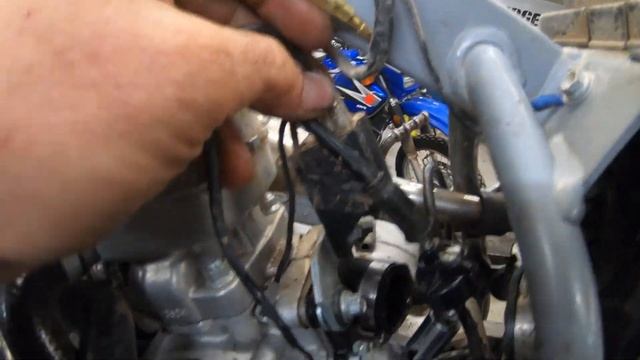 Daily Shlog #41 : KTM 50SX, WP Shock and TONS of work! смотреть онлайн