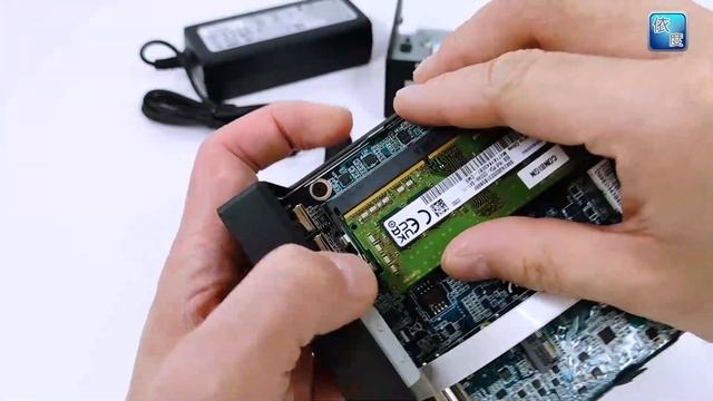 地方細，又想買電腦？| GIGABYTE 骰仔型電腦 詳細大測試 | 性能是否很差？ смотреть онлайн