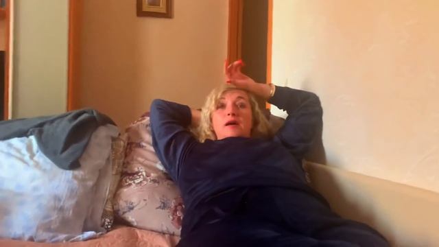 ЖИВЕМ КАК ТО БЕЗ ПЕРИН. КУЧУ ДЕНЕГ ОТДАЛА. ВСПОМНИЛИ СТАРОСТЬ В МОЛОДОСТИ. смотреть онлайн