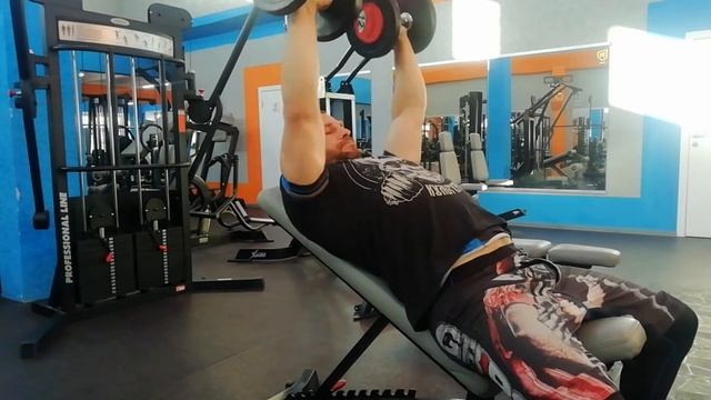 Тренировка грудных и как я пожал 160 на 8 смотреть онлайн