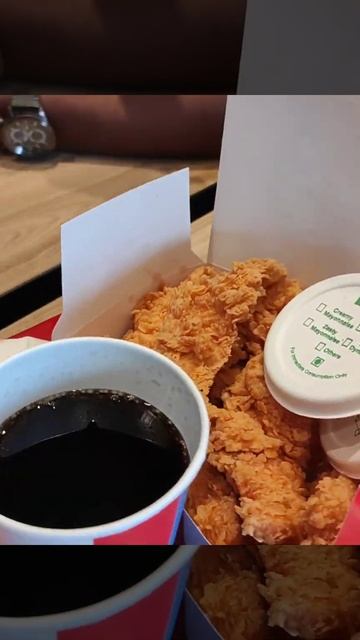 KFC fried chicken🐓 #shorts#trendingshorts#foodie смотреть онлайн