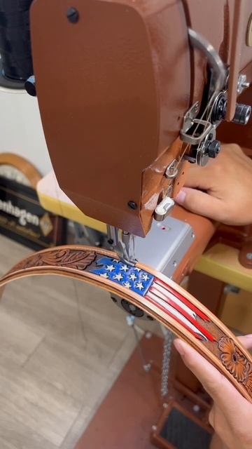 Cobra Class 26 Sewing Machine #sewingmachine #satisfyingsounds #leathercraft #shorts смотреть онлайн