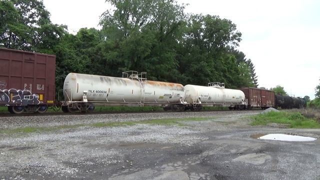 Train 14Z 5/16/24. Bristol, TN. Has 2 H.W. Loads. смотреть онлайн