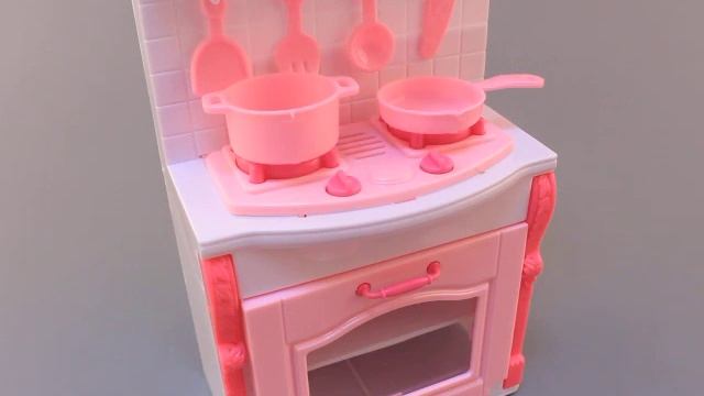 Кухня с обзавеждане и кукла смотреть онлайн
