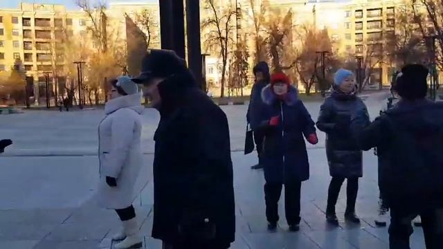 ЧАС НАШЕЙ ВСТРЕЧИ Я ВСЕ Ж ДОЖДУСЬ смотреть онлайн