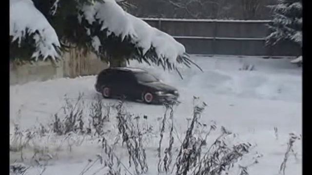BMW E36 325 TDS Touring - Snow drift смотреть онлайн