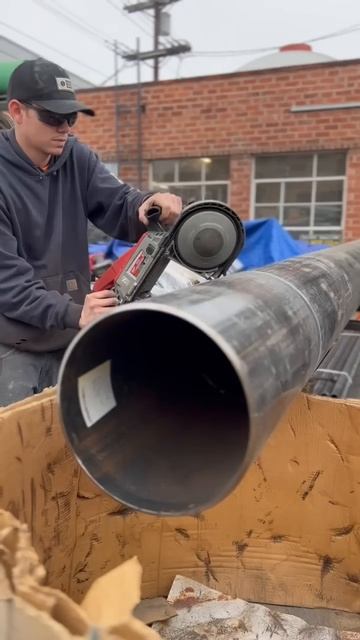14 inch steel pipe cut with a Milwaukee deep cut bandsaw смотреть онлайн