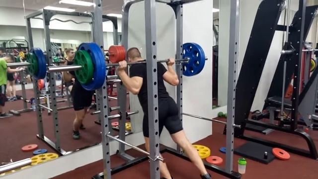 Medium deadlift training. Bodyweight at 95 kg, 19 y/o смотреть онлайн
