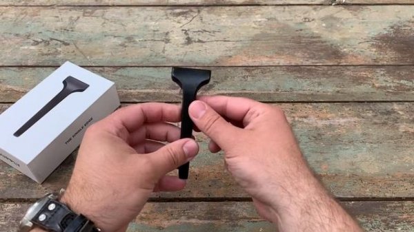 Unboxing Supply Single Edge Razor, Matte Black