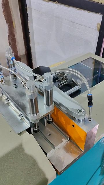 Yilmaz CK 412 безцулажный станок для резки штапика смотреть онлайн