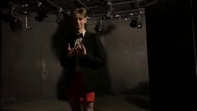 "Молодой человек" Фламиния Карлони смотреть онлайн
