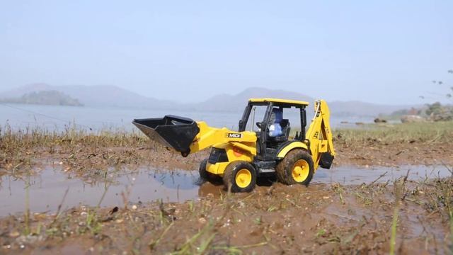 Mini Dumper Truck Accident Water River pulling Out JCB 3DX ? Farmtrac Tractor | jcb Cartoon video смотреть онлайн
