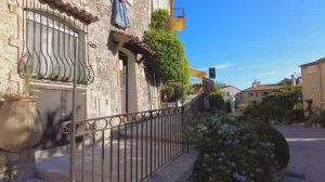 Мужен Средневековая французская деревня Пешеходная экскурсия красивый город Прованс Франция 4k видео