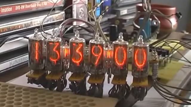 My first Nixie Tube clock смотреть онлайн