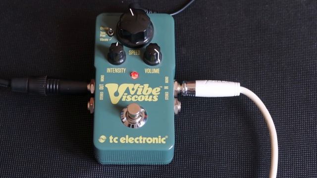 TC Electronic Viscous Vibe pedal demo смотреть онлайн