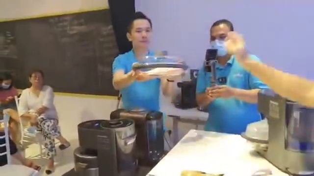 Ah Pa's live cooking class at Pacifica studio смотреть онлайн