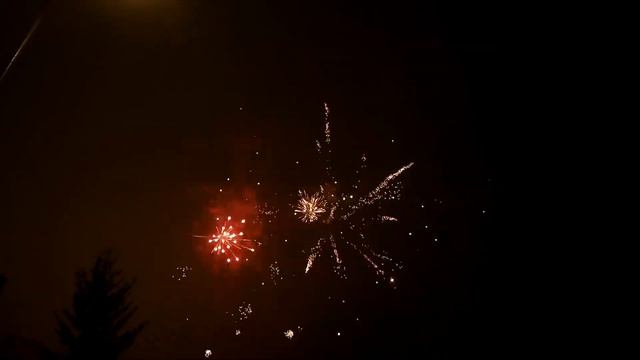 6 минут бабахов в новогоднюю ночь. смотреть онлайн