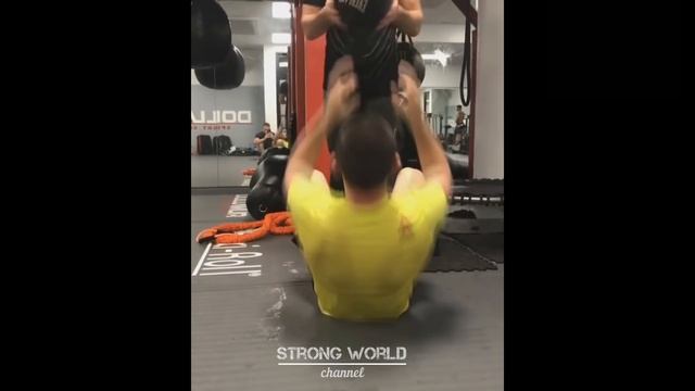 Хабиб Нурмагомедов ЧЕМПИОН UFС в Легком Весе - Тренировки Бойца