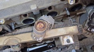 Vesta 1.6 л. Резкий запах бензина при холодном запуске двигателя.