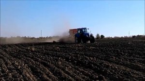 Autumn, 2014 barley sowing. New Holland T7.260 with Poettinger Terrasem C4 Artis