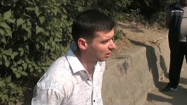 В Симферополе задержан мужчина с пистолетом .mpg смотреть онлайн