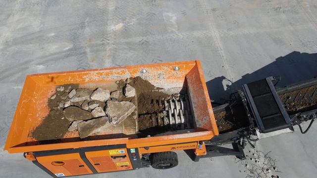 Низкоскоростный измельчитель Pronar  MRW 2.75. Работа с камнем