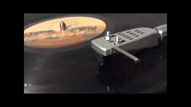 Kenwood KD-1033 Turntable Demo смотреть онлайн