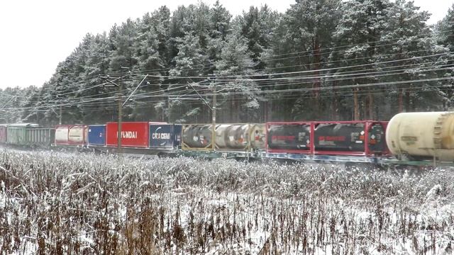 «Зима на Урале» Грузовой поезд с электровозом ВЛ11-372/374Б смотреть онлайн