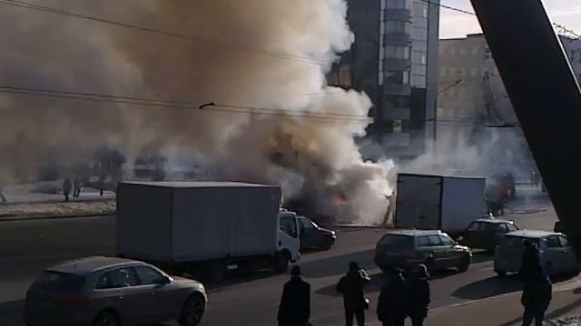 Горящий грузовик г. Минск пл. Богушевича 05.02.2014 ч.3 смотреть онлайн