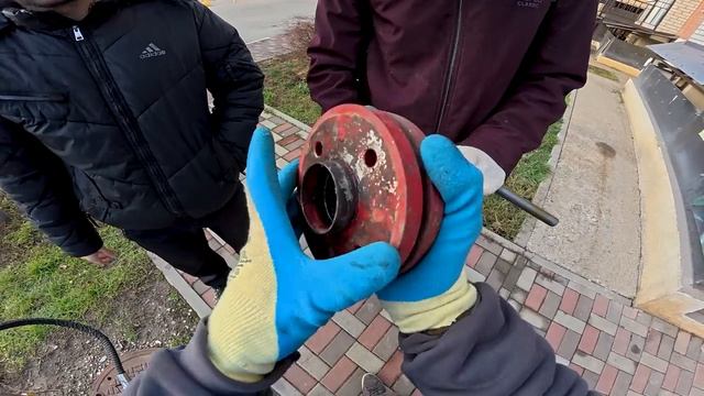 КАК_я_ЗАРАБАТЫВАЮ_ЛАЗАЯ_ПО_ПОМОЙКАМ. смотреть онлайн