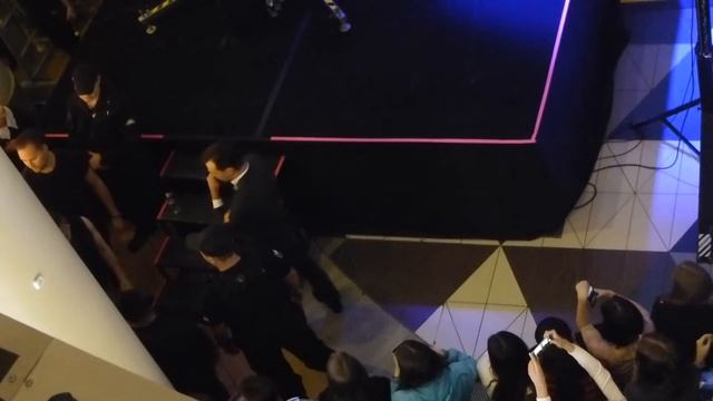 Hurts выходят на сцену - Atrium Moscow 05.11.2015 смотреть онлайн