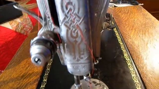 Is an Old Sewing Machine Worth Saving? 1935 Singer 15-88 Treadle смотреть онлайн