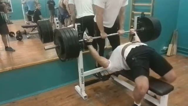 Ганецкий Андрей жим 190 на 4 с резиной смотреть онлайн