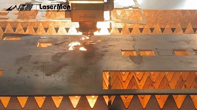 3KW fiber laser cutting machine for 5mm carbon steel cutting смотреть онлайн