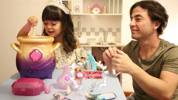 Solen creates a Magic Mixies out of a Magic Cauldron