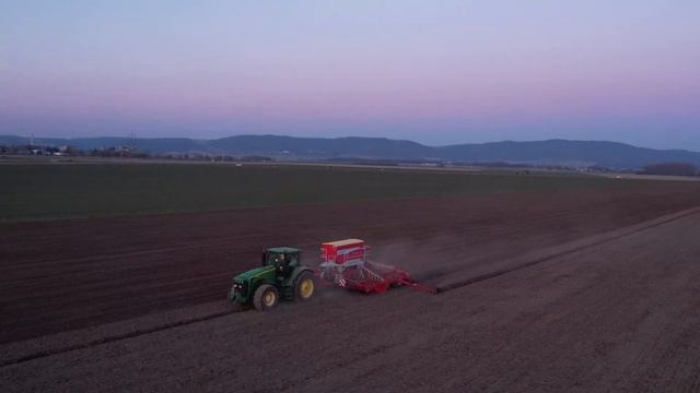 John Deere 8530 & Pöttinger Terrasem C6 Fertilizer | 2022