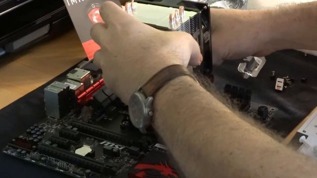 Placing Cooler on APU смотреть онлайн