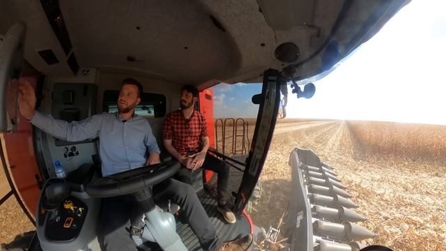 Massey Ferguson 9895 custa R$ 3,5 MILHÕES e colhe mais de 70 TONELADAS de MILHO por hora смотреть онлайн