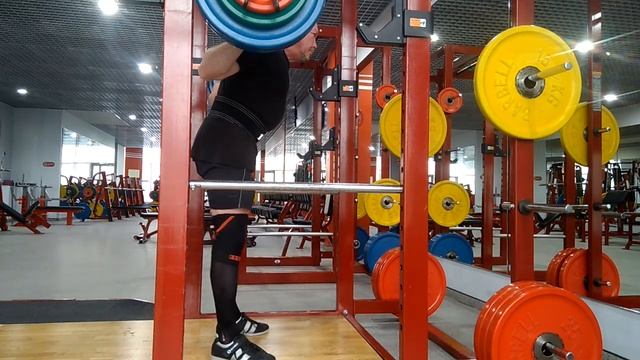 Присед с низкой штангой 130 на 6 смотреть онлайн