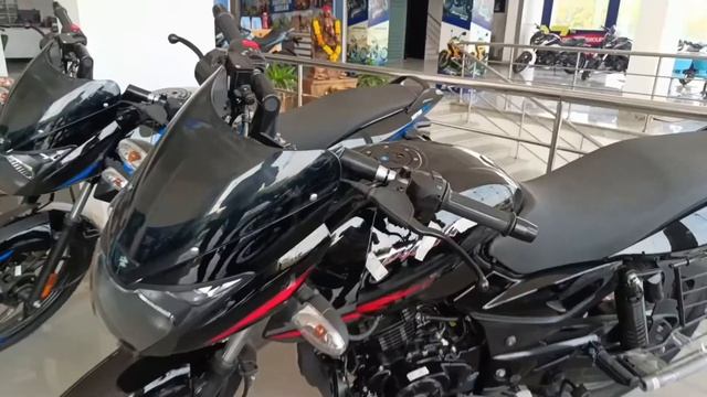 Tvs Raider 125 vs Bajaj pulsar 125 comparison price & mileage & what is best? @srikanthmototech смотреть онлайн