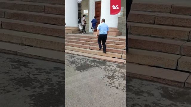 Как сотрудники муниципальных служб исполняют запрет мэра ездить на личных авто смотреть онлайн