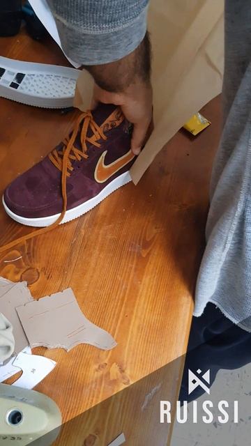 HNDMADE SNEAKERS смотреть онлайн