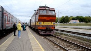 ЧС4т-387 с поездом 073 Тюмень - Санкт-петербург прибывает на станцию Котельнич