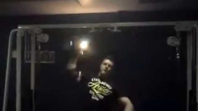 one arm dumbell push press 46 kg x 20 RIGHT ARM смотреть онлайн