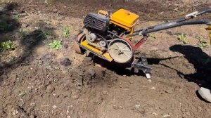 Вспашка земли мотоблоком с фрезами