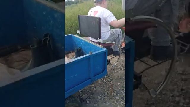 Я еду на мотоблоке очень быстро смотреть онлайн