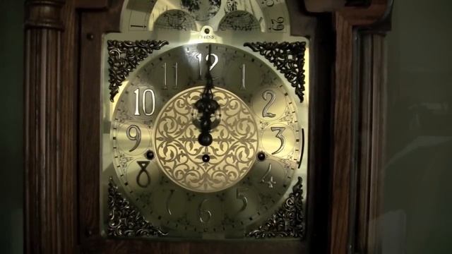 Clock Strikes Twelve (HD) смотреть онлайн