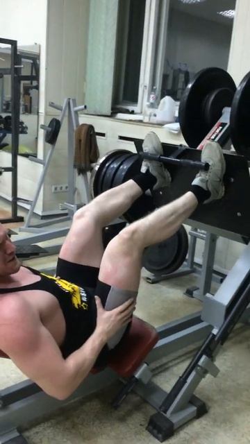 Жим ногами вес 400 кг смотреть онлайн