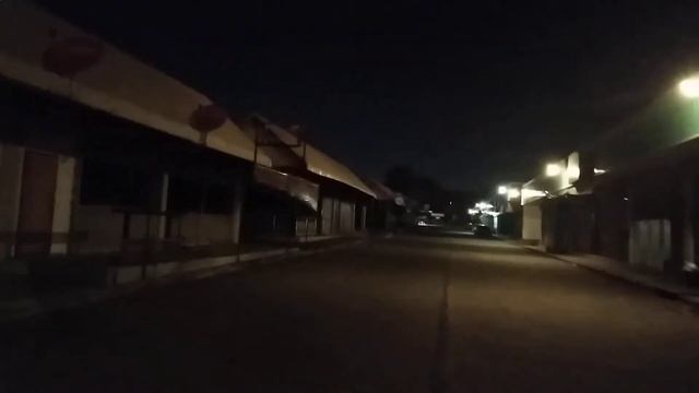 Изоляция в Таиланде. Улица баров на Джомтьене. смотреть онлайн