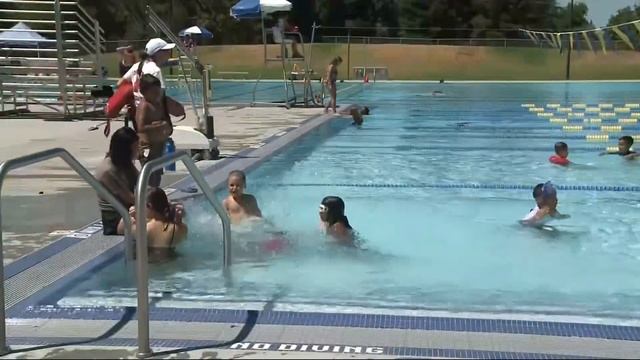 Beating the Heat in Concord: Just Add Water смотреть онлайн